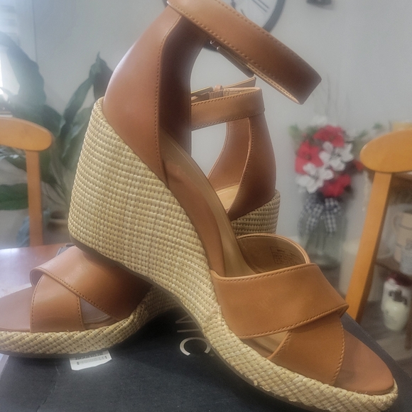 Vionic Leather Espadrille Wedges Marina - Picture 2 of 6